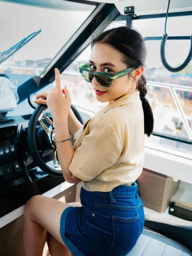 Prilly Latuconsina Buka Perusahaan